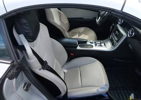 2016 Mercedes-Benz Slk 300 z USA, uszkodzony, nr VIN WDDPK3JA6GF119394